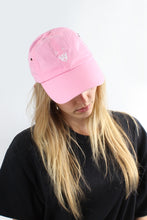 Load image into Gallery viewer, Dad Hat baby pink - white logo